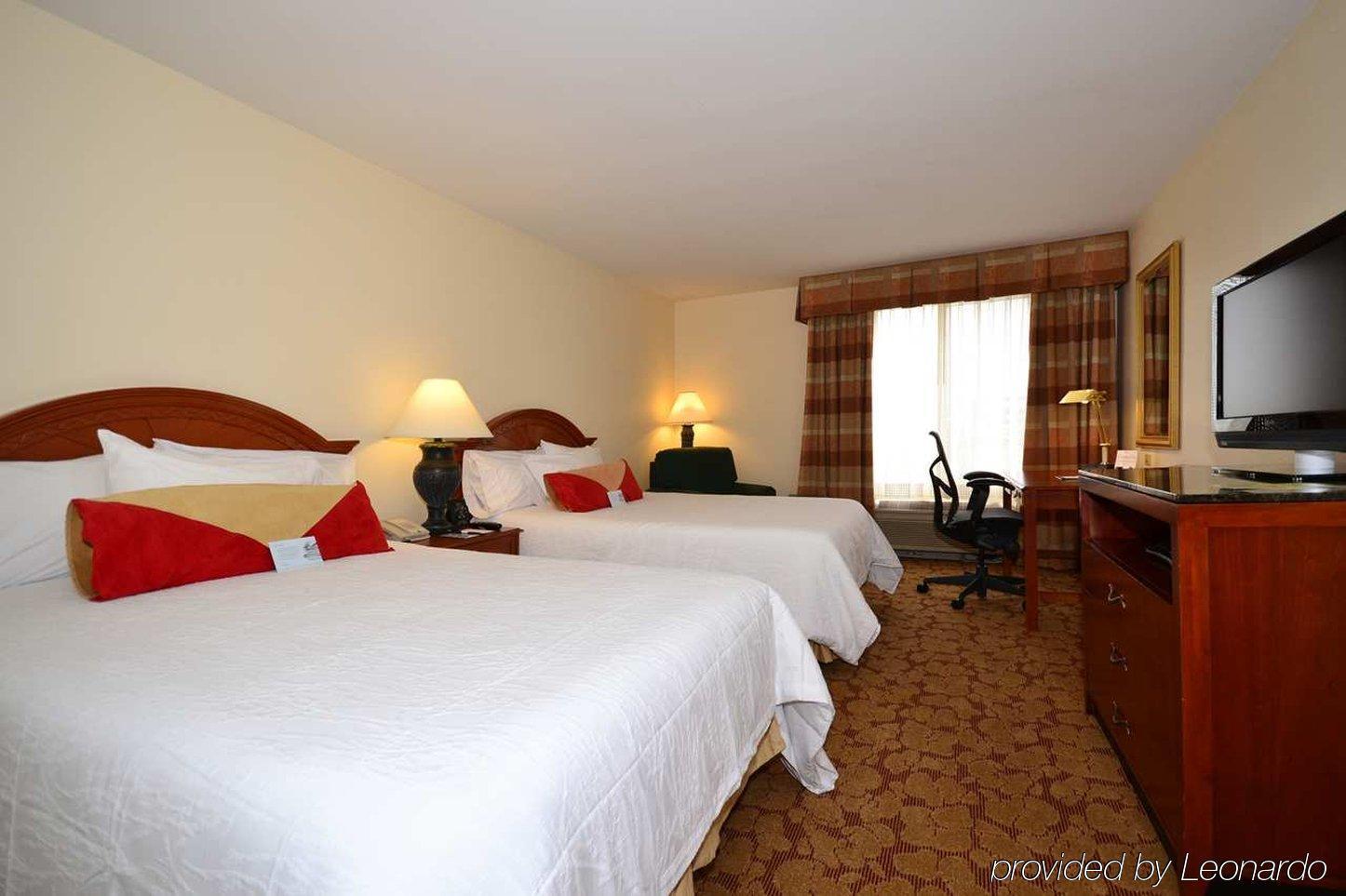 Hilton Garden Inn Tulsa Airport Room photo